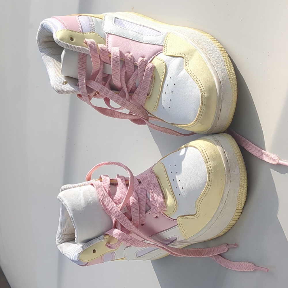 Girls high tops